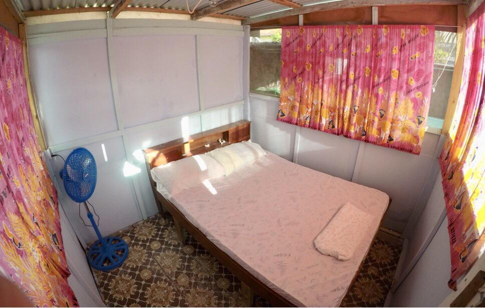 Tropical Oasis Hostel Caye Corker Εξωτερικό φωτογραφία